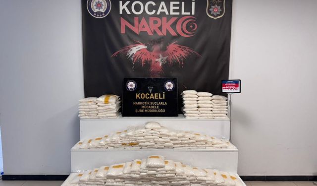 Araçtan 82 kilo metamfetamin çıktı