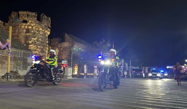 Bodrum Kalesi, Jandarma Renkleriyle Göz Kamaştırdı