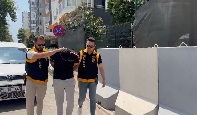 Cezaevindeki Ağabeyinin Minibüsünü Suç Yuvası Yaptı