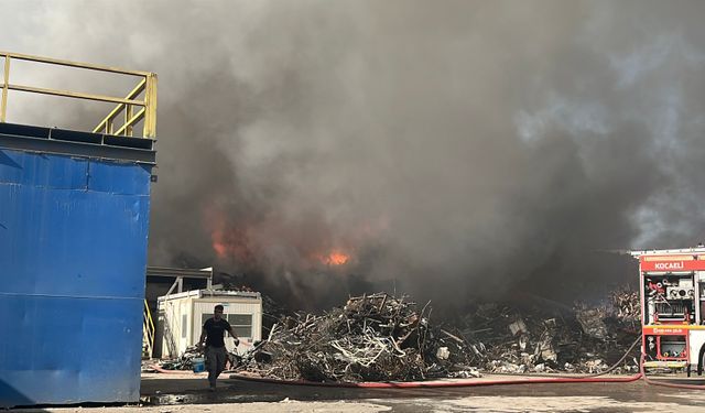 Gebze'de hurda yangını