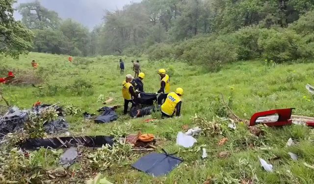 Hindistan'da Bu Seferde Helikopter Düştü