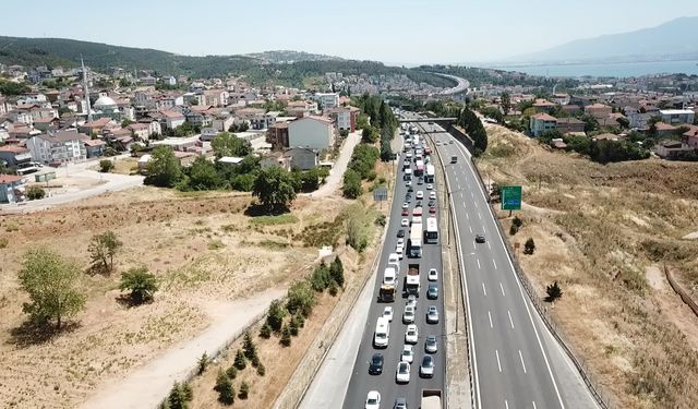 Kocaeli'de otobüs ve TIR çarpıtı