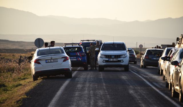 Şanlıurfa'da seyir halindeki otomobile silahlı saldırı