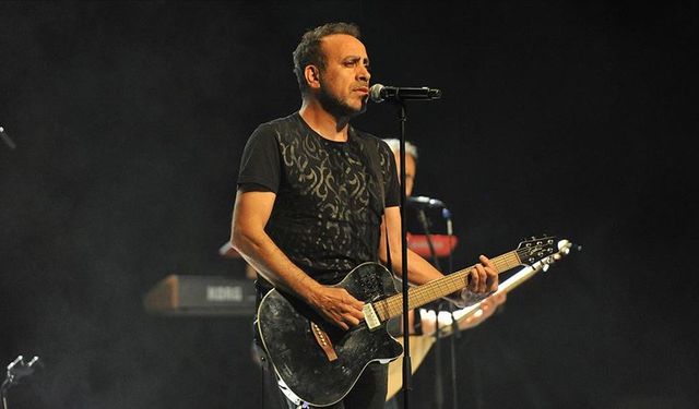 Haluk Levent'ten yeni evli çifte balayı sözü