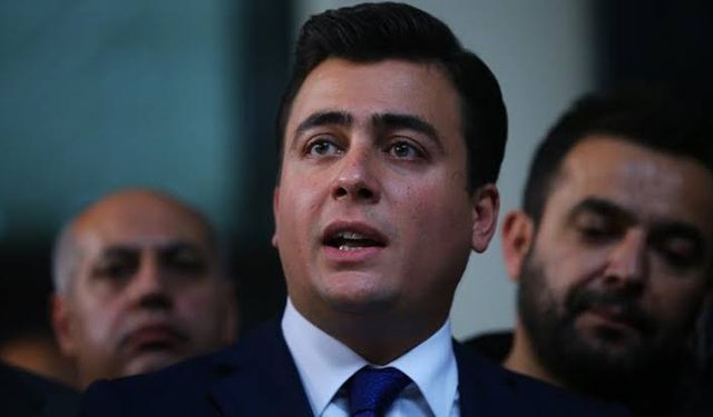 "Rüşvet için CHP" Yazılı Baklavayla Meclis’e Geldi