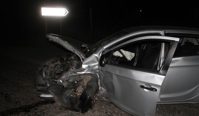 Otomobiller Çarpıştı 6 Kişi Yaralandı!