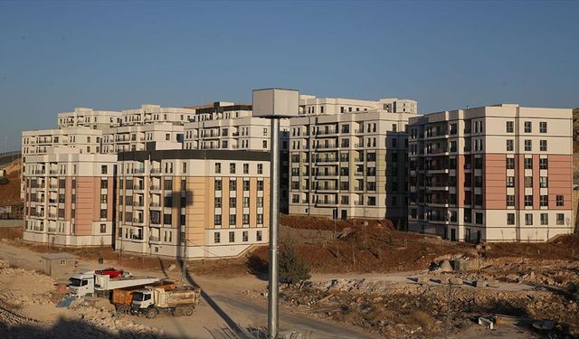Şanlıurfa'da deprem konutları teslim edildi