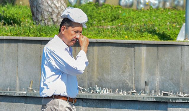 Antalya'da cuma günü sıcaklık skor kıracak