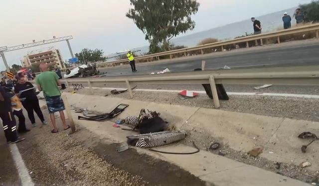 Bariyere Çarpan Otomobil, İkiye Bölündü