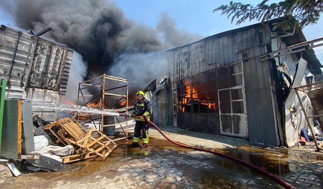 Bolu'da fabrika yangını