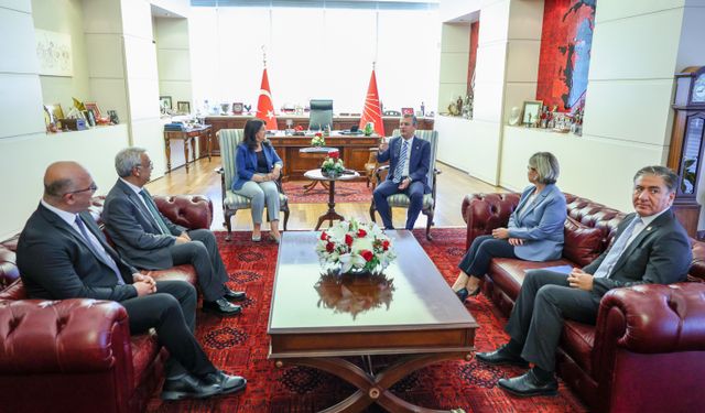 DEM Parti Heyeti Özel ile Görüştü
