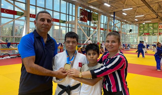 Down sendromlu Ahmet Eymen, 7 saniyede Avrupa şampiyonu oldu