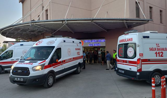 Emekli polis tartıştığı husumetlilerini vurdu