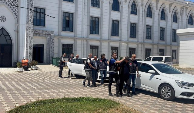 İki Yeğenini Öldürdü, Tutuklandı