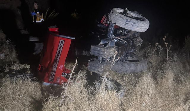Traktör şarampole devrildi: 1 ölü