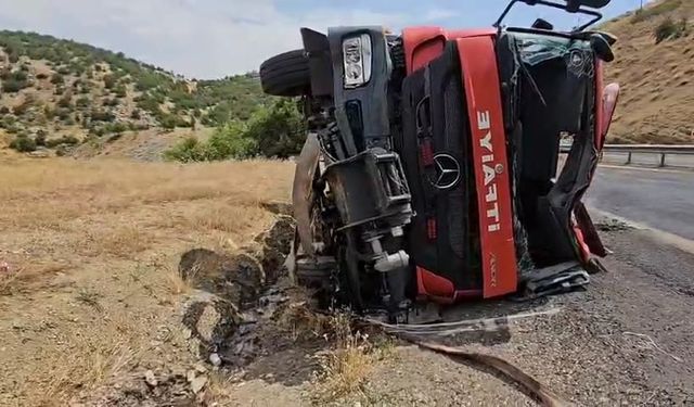 Yangına giden itfaiye devrildi: 1'i ağır, 3 kişi yaralandı