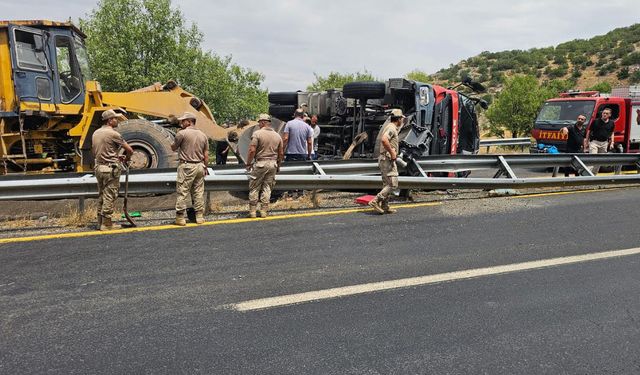 Yangına giderken yaralanan itfaiye eri yaşamını yitirdi