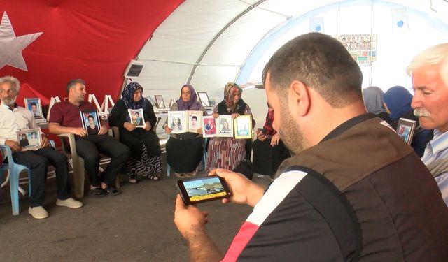 Evlat nöbetindeki annelerin umutlu bekleyişi