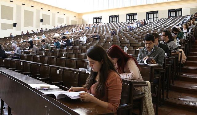 Mezuniyet Sevinci Değil Kaygı!