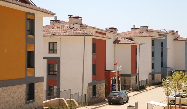 ‘Asrın felaketi’ sonrası Tut ilçesindeki deprem konutlarında yeni hayat başladı