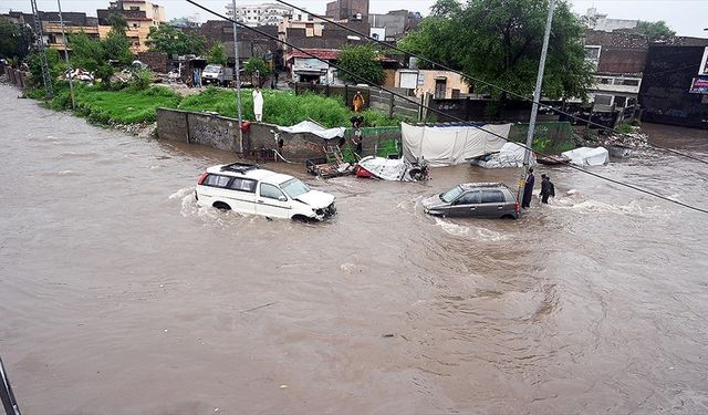 Pakistan ve Hindistan'da Sel Uyarısı