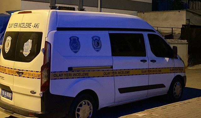 Üçüncü kattan düşen genç yaralandı