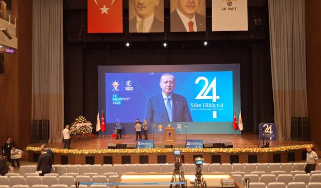 Bahçeli'den, AK Parti'ye anlamlı çiçek