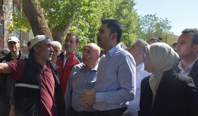 "Balıkesir'de 152 binada 265, Manisa'da 41 binada 53 bağımsız bölüm ağır hasarlı ya da yıkık"