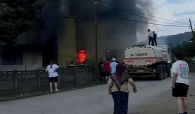 Düzce'de, Cami Yandı
