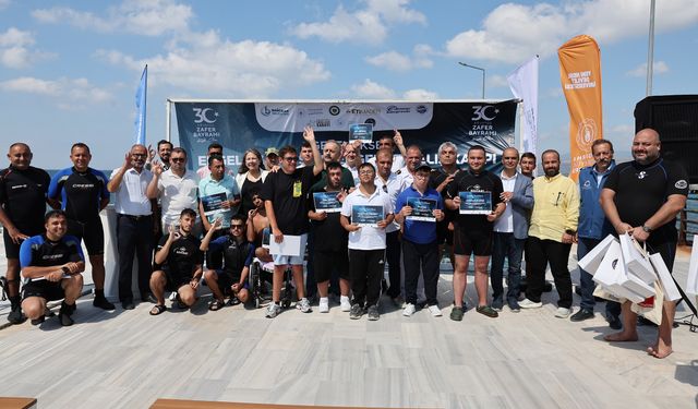 Engelli dalgıçlardan 30 Ağustos Zafer Bayramı dalışı