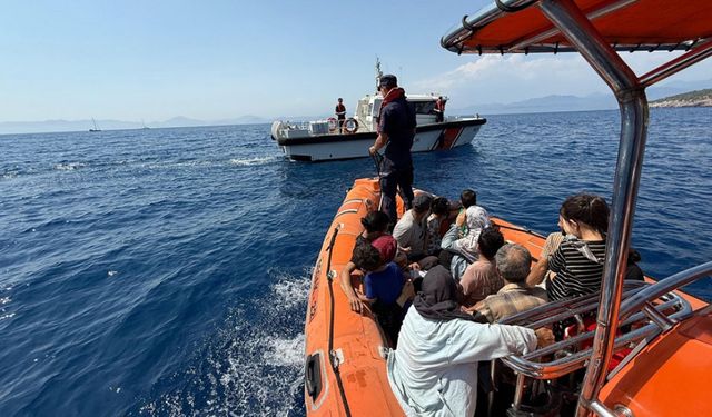 Fethiye'de 24 kaçak göçmen kurtarıldı