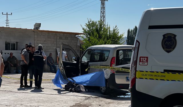 Hafifi ticari aracın çarptığı çocuk öldü