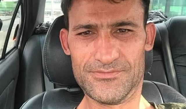 İnşatta üzerine iş makinesi devrildi