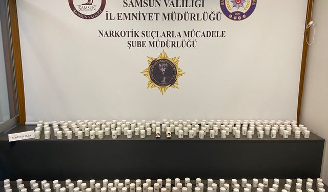 Kamyonetle uyuşturucu taşıyan 2 şüpheliye polis baskını