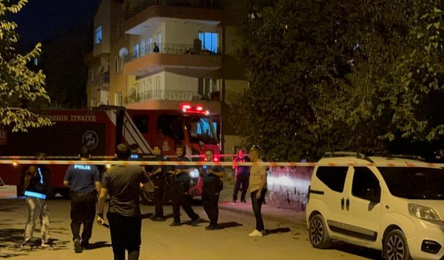 Malatya'da çöken çatıdan son anda kurtuldular