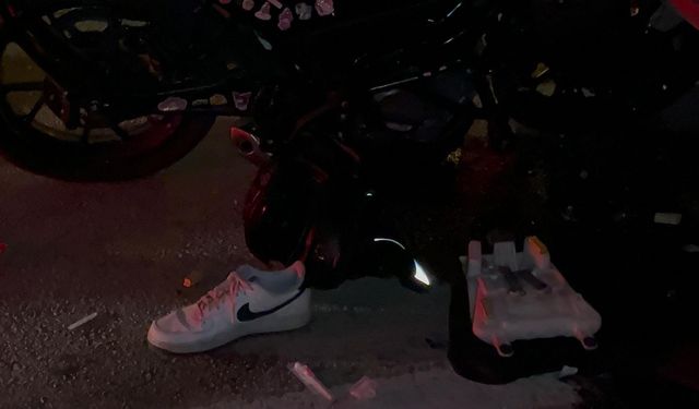 Park halindeki TIR'a çarpan motosiklet sürücüsü öldü