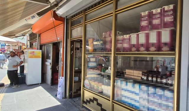 Rüştü Amca 76 Yıldır Mesleğin Başında