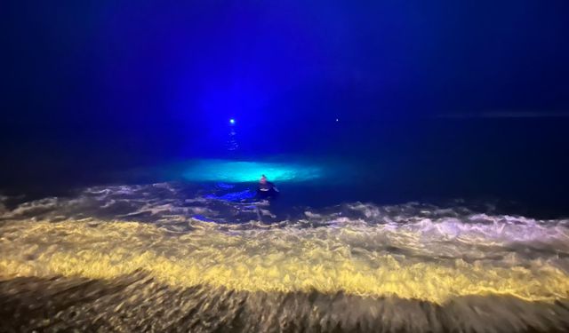 Sahilde gezen çocuk denizde kayboldu