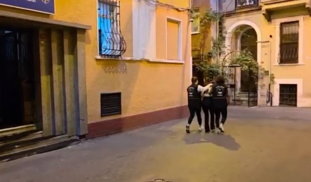 Sevgilisini kıskandığı için bıçakla yaraladı