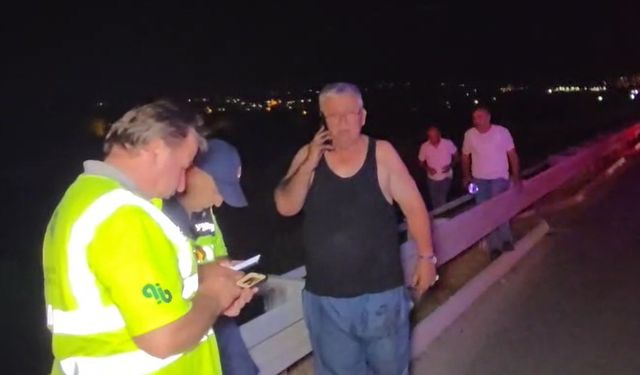 Seyir halindeki kamyon alev aldı