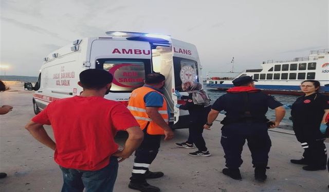 Yalova'da bir yolcu feribottan atladı!