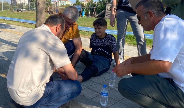 Yaya Geçidinde Otomobil Bisikletli Çocuğa Çarptı