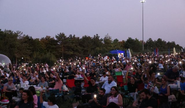 Çankaya'da yıldızlar altında sinema keyfi