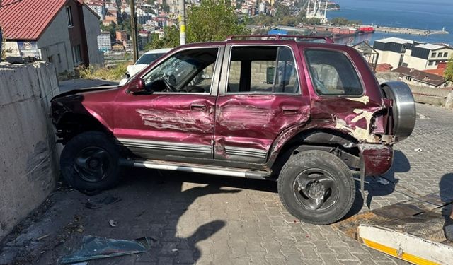 Park halindeki otomobile çarptı