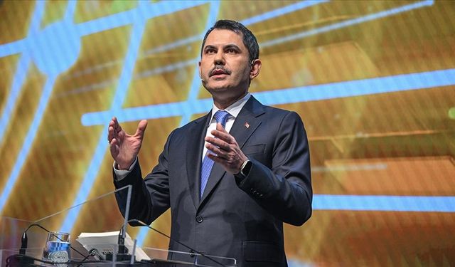 Bakan Kurum Hatay'da afet konutlarını inceledi