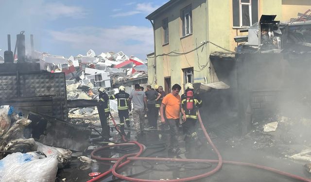 Kayseri'de Hurdacı Yangını Söndürüldü