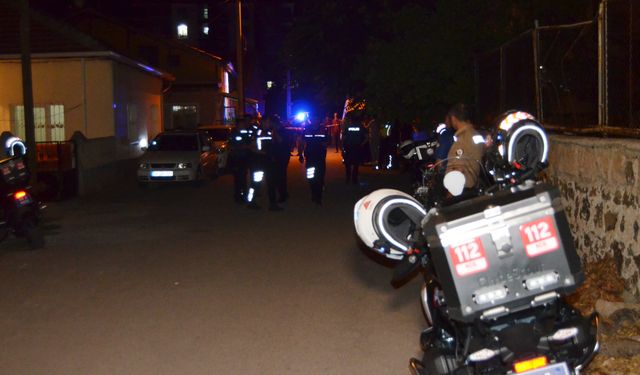 Ailesi ve komşularını tabancayla vurdu