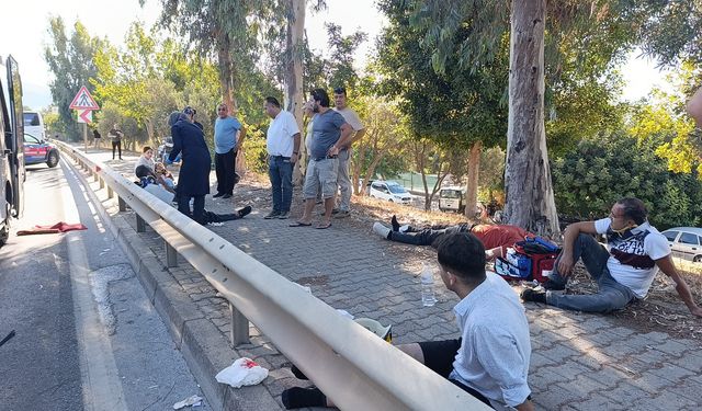 Alanya'da minibüslerin çarpıştı: Yaralılar var
