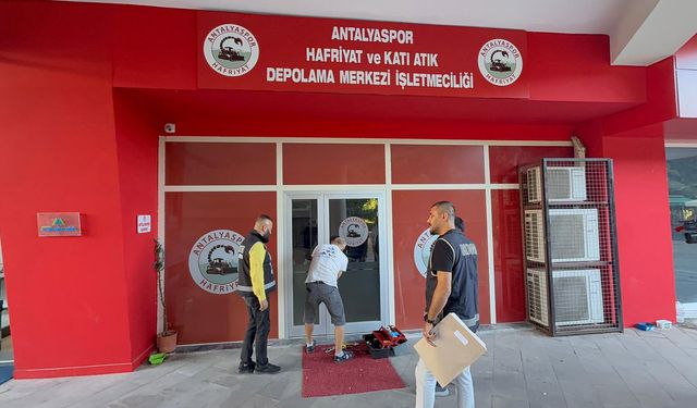 Antalya Büyükşehir Belediyesi'ne yeni operasyon dalgası