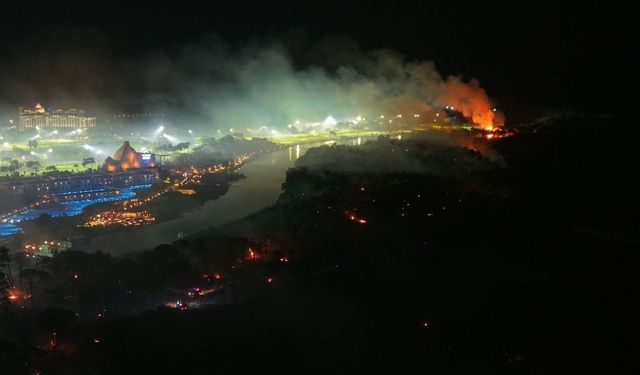 Antalya'da yangın: 1 otel tahliye edildi